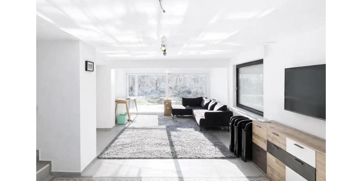 Terrassenwohnung Bochum Laer - 7 Zimmer, 160 m&sup2;, 2.100&euro; | Angebot:26083819