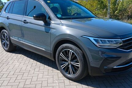 VW Tiguan 54.917 km 24.500 &euro; Dinslaken 46537