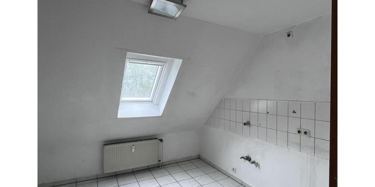 Dachgeschoßwohnung Oberhausen Alstaden - 4 Zimmer, 86 m&sup2;, 799&euro; | Angebot:26439179