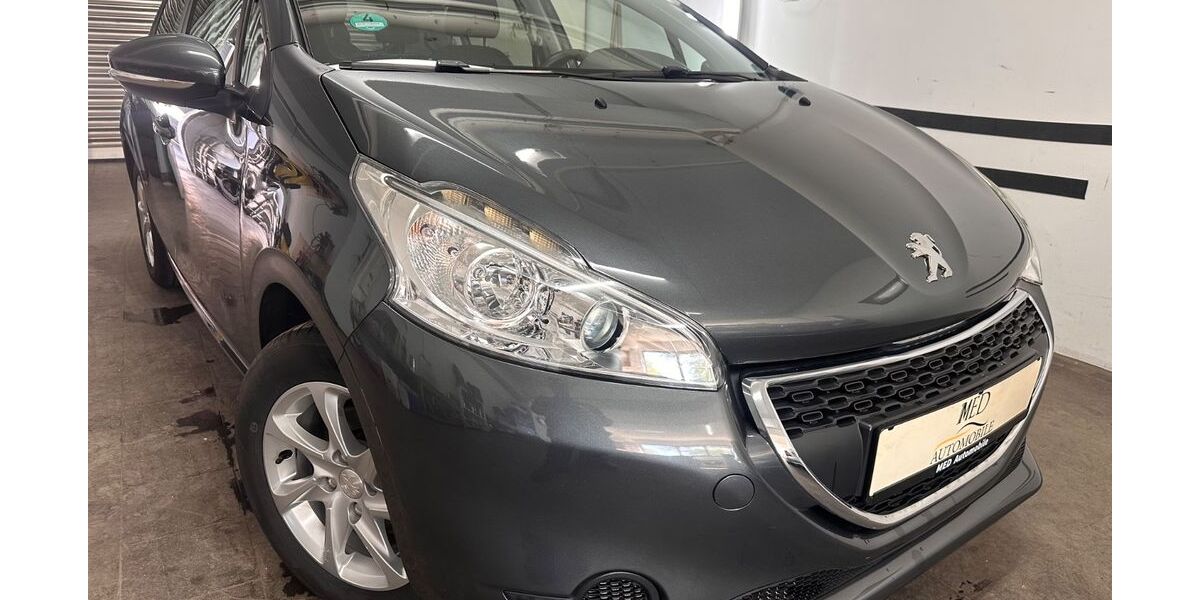 Peugeot 208 85.000 km 5.900 &euro; ESSEN 45326