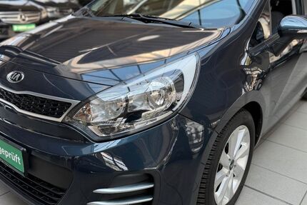 Kia Rio 61.000 km 8.390 &euro; Bottrop 46236