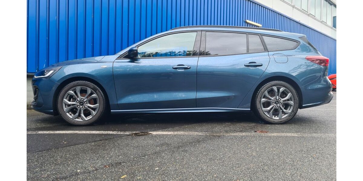 Ford Focus 25.800 km 18.700 &euro; Essen 45276