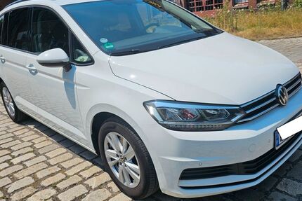 VW Touran 93.800 km 18.900 &euro; Essen 45307