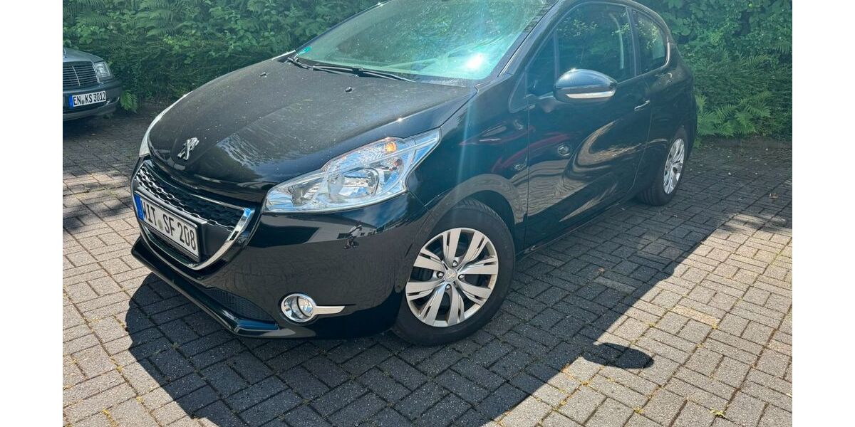 Peugeot 208 105.800 km 3.550 &euro; Witten 58453