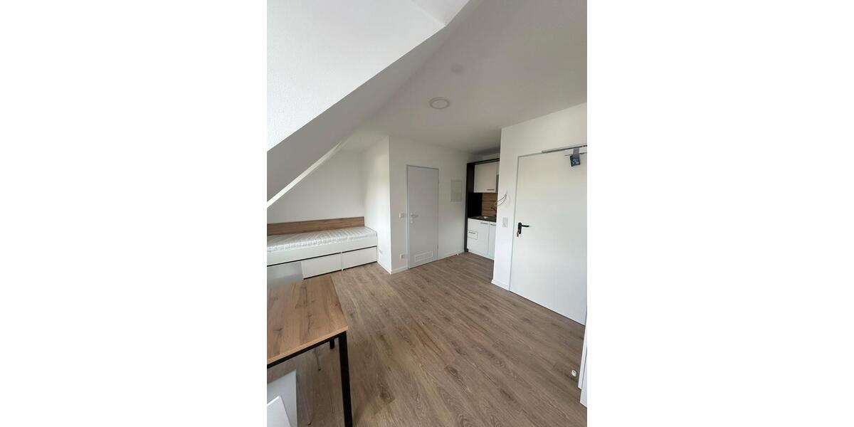 Dachgeschoßwohnung Essen Stadtbezirk VI - 1 Zimmer, 19 m&sup2;, 600&euro; | Angebot:26443466