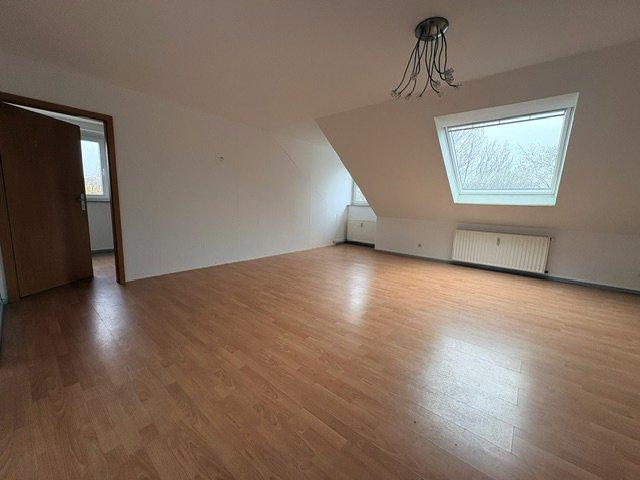 Dachgeschoßwohnung Dortmund Bövinghausen - 4 Zimmer, 77 m&sup2;, 550&euro; | Angebot:26443995
