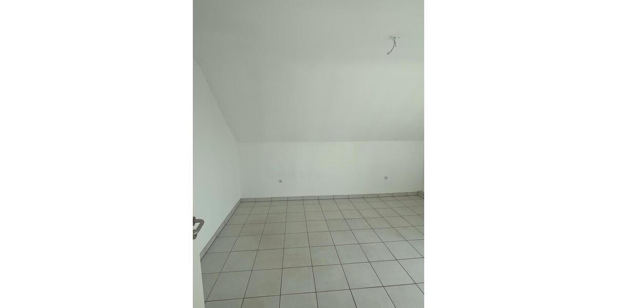 Dachgeschoßwohnung Oberhausen Biefang - 2 Zimmer, 55 m&sup2;, 555&euro; | Angebot:26407273