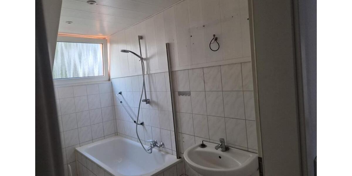 Dachgeschoßwohnung Recklinghausen Hillerheide - 3.5 Zimmer, 64 m&sup2;, 480&euro; | Angebot:27581404