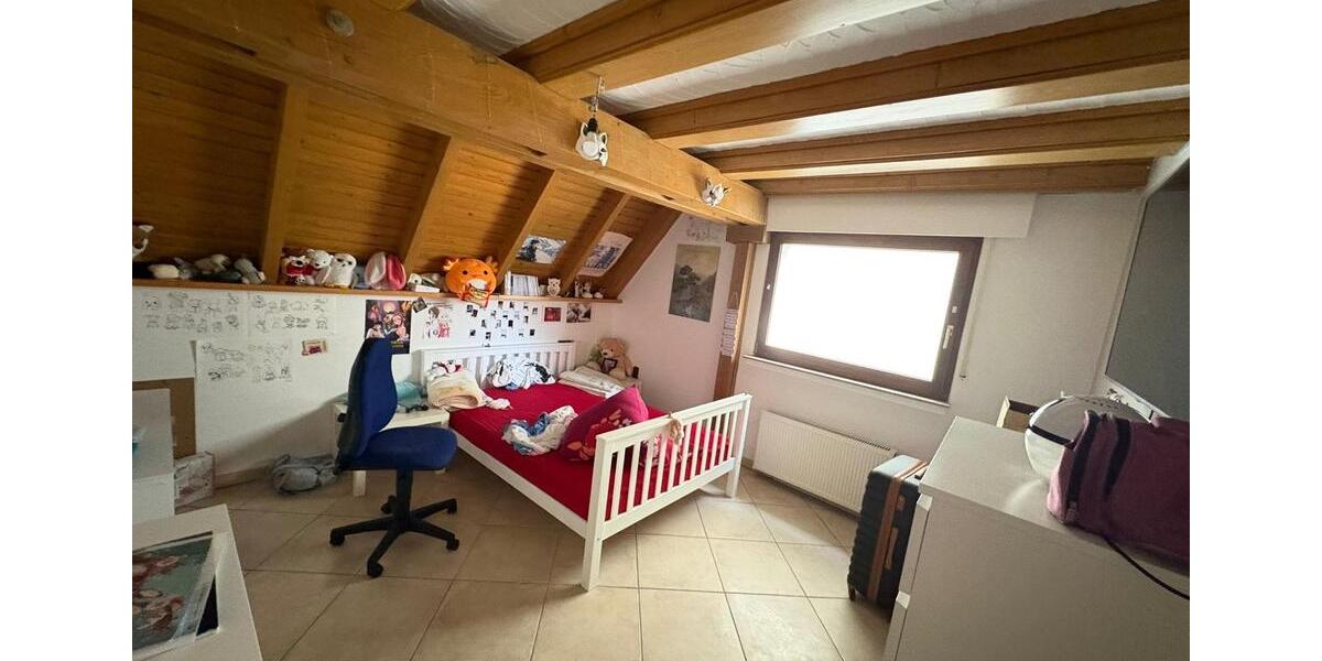 Etagenwohnung Bochum Querenburg - 4.5 Zimmer, 145 m&sup2;, 1.650&euro; | Angebot:26473010