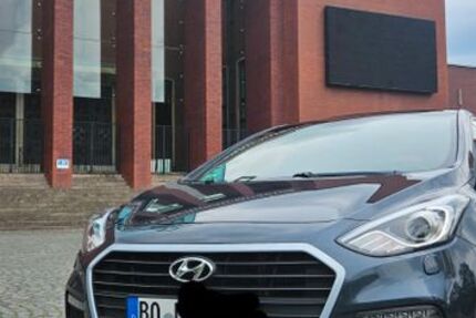 Hyundai i30 102.000 km 11.499 &euro; Bochum 44805