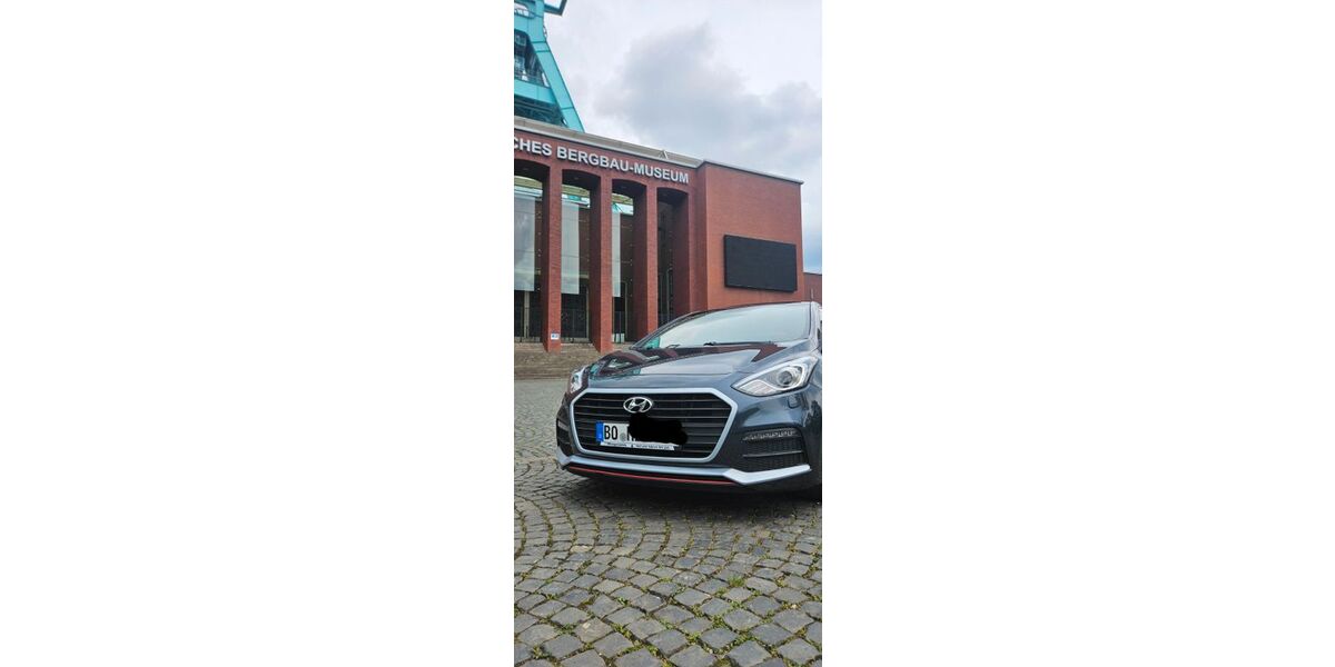 Hyundai i30 102.000 km 11.499 &euro; Bochum 44805
