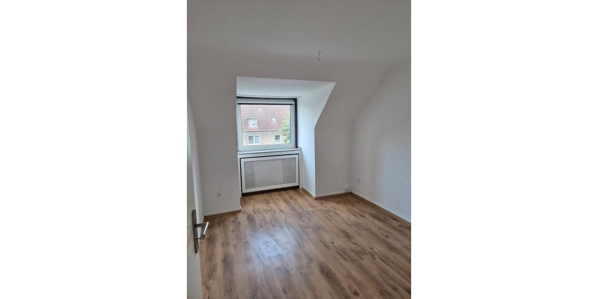 Dachgeschoßwohnung Recklinghausen Hillerheide - 3.5 Zimmer, 64 m&sup2;, 480&euro; | Angebot:27581404