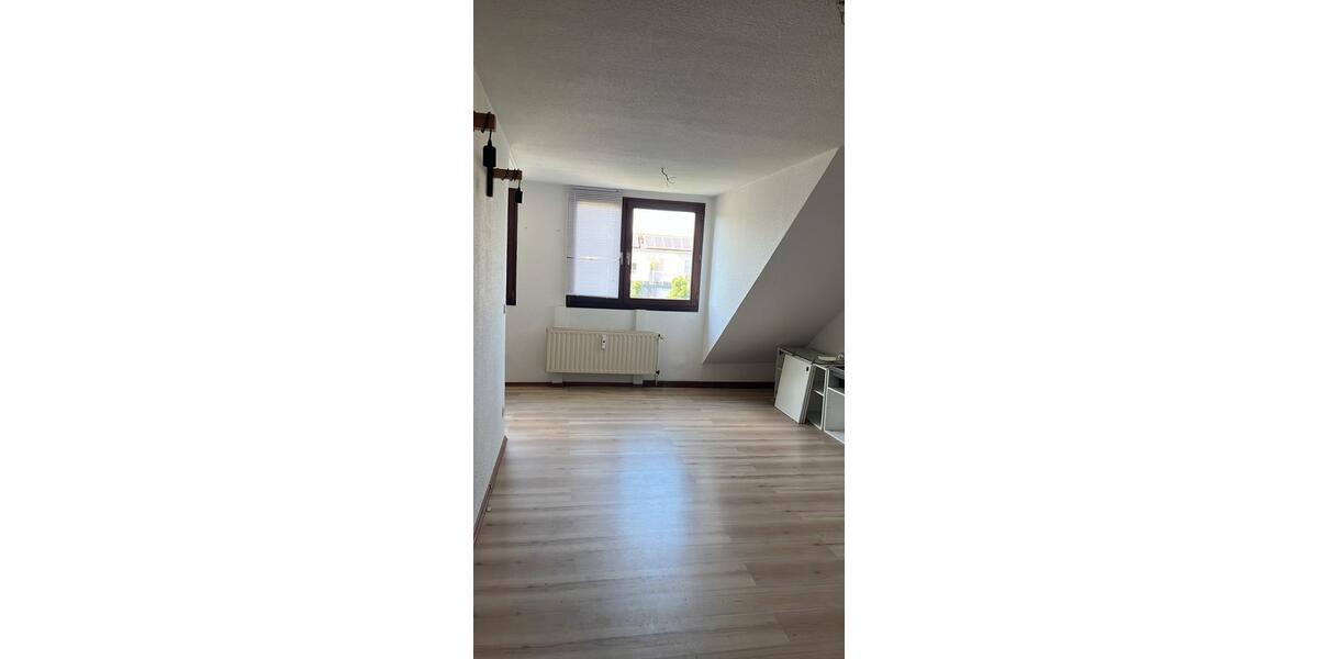 Dachgeschoßwohnung Oberhausen Osterfeld - 1 Zimmer, 35 m&sup2;, 400&euro; | Angebot:27623757