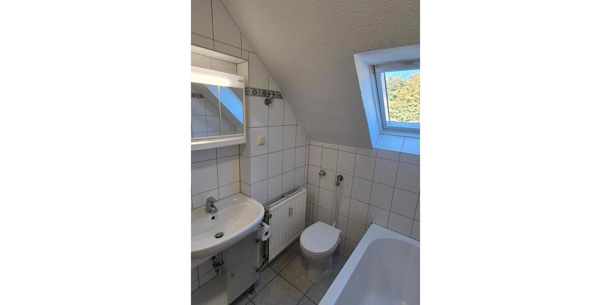 Dachgeschoßwohnung Bochum Bochum-Mitte - 2.5 Zimmer, 50 m&sup2;, 420&euro; | Angebot:27581550
