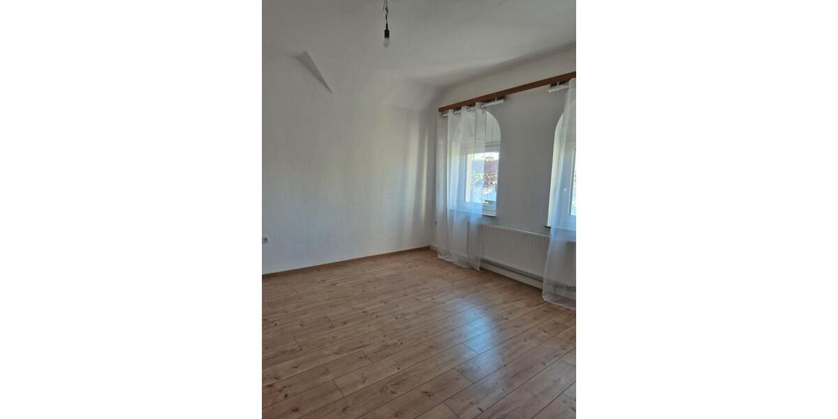 Dachgeschoßwohnung Bochum Eppendorf - 3 Zimmer, 85 m&sup2;, 1.050&euro; | Angebot:26149257