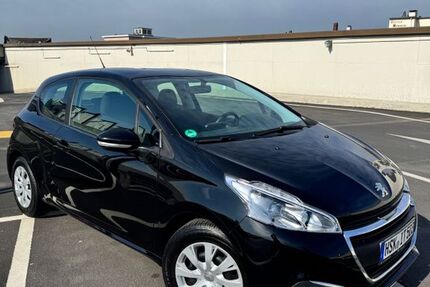 Peugeot 208 159.325 km 3.600 &euro; Recklinghausen 45657