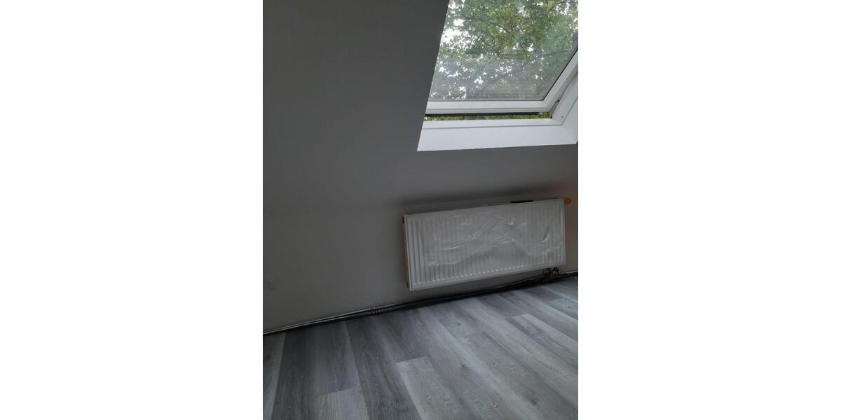 Dachgeschoßwohnung Oberhausen Osterfeld - 4 Zimmer, 85 m&sup2;, 815&euro; | Angebot:27596722