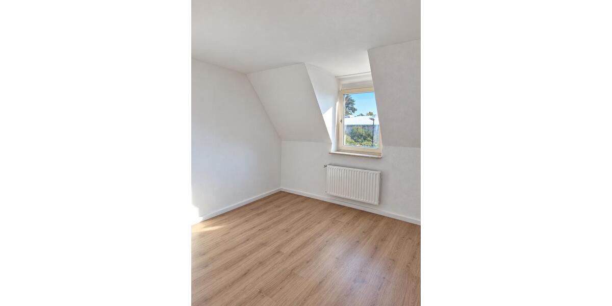 Dachgeschoßwohnung Gelsenkirchen Rotthausen - 4 Zimmer, 80 m&sup2;, 550&euro; | Angebot:27600979