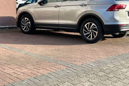 VW Tiguan 97.450 km 14.999 &euro; Gelsenkirchen 45881