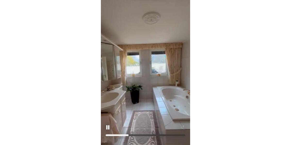 Bungalow Gelsenkirchen Gelsenkirchen-Mitte - 8 Zimmer, 250 m&sup2;, 2.150&euro; | Angebot:26107848
