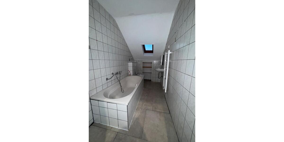 Dachgeschoßwohnung Gelsenkirchen Gelsenkirchen-Nord - 3 Zimmer, 75 m&sup2;, 850&euro; | Angebot:26120979