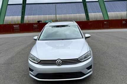 VW Golf Sportsvan 143.200 km 8.900 &euro; Dinslaken 46537