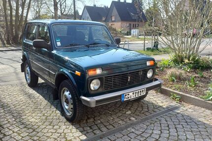 Lada Niva 39.200 km 8.300 &euro; Recklinghausen 45661