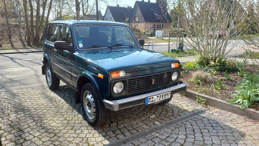 Lada Niva 39.200 km 8.300 &euro; Recklinghausen 45661