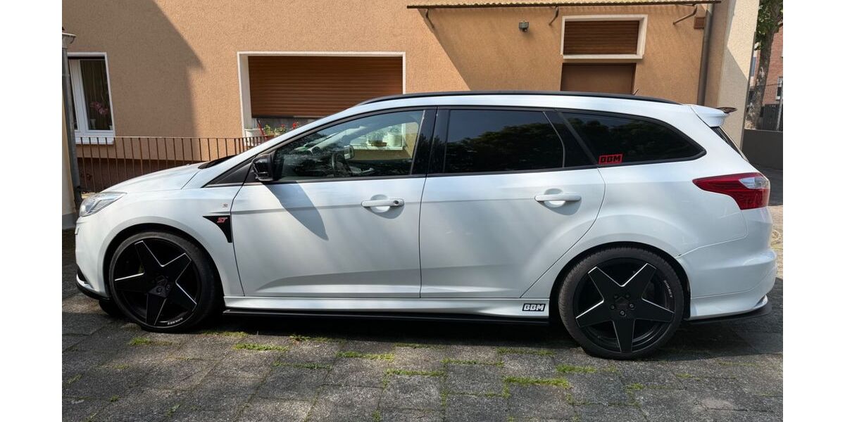 Ford Focus 179.000 km 10.490 &euro; Dülmen 48249