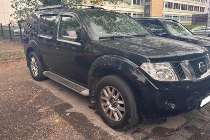 Nissan Pathfinder 250.000 km 8.499 &euro; Essen 45356