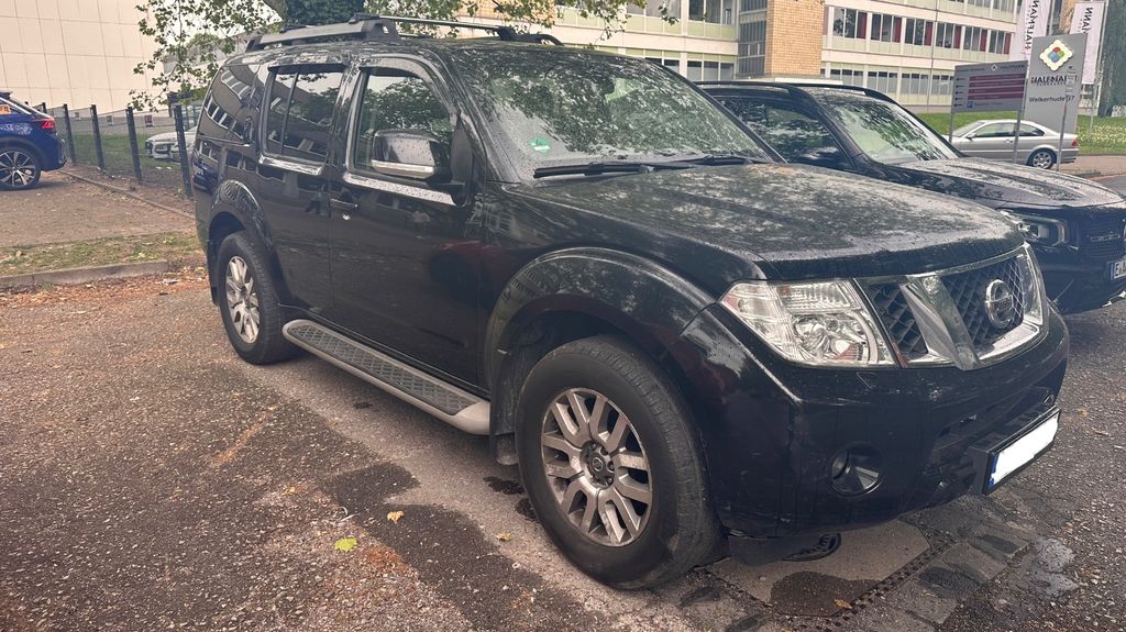 Nissan Pathfinder 250.000 km 8.499 &euro; Essen 45356