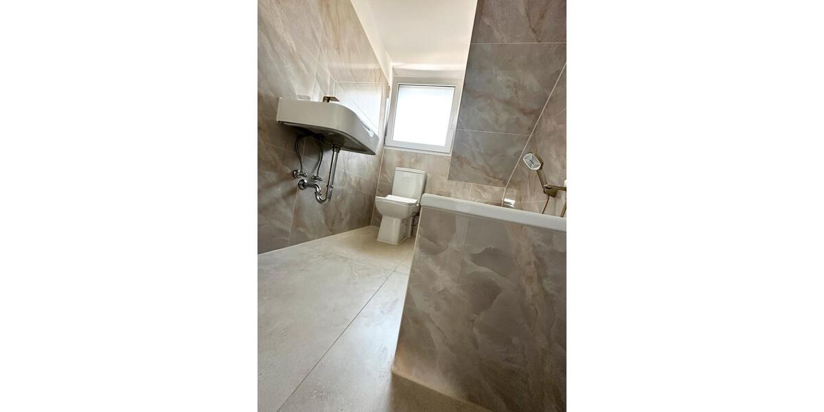 Dachgeschoßwohnung Oberhausen Biefang - 3 Zimmer, 55 m&sup2;, 900&euro; | Angebot:27586987