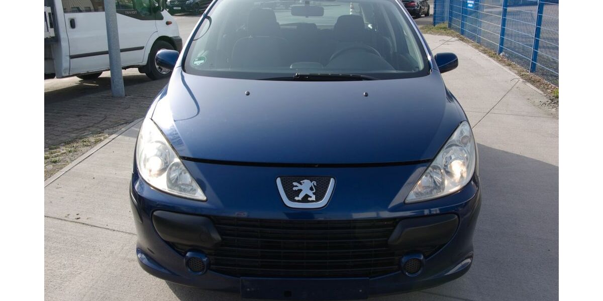 Peugeot 307 150.000 km 2.660 &euro; Bottrop 46242