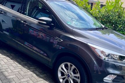 Ford Kuga 29.662 km 14.990 &euro; Oer-Erkenschwick 45739
