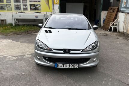 Peugeot 206 147.000 km 2.850 &euro; Essen 45359