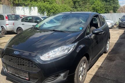 Ford Fiesta 106.000 km 6.000 &euro; Essen 45143