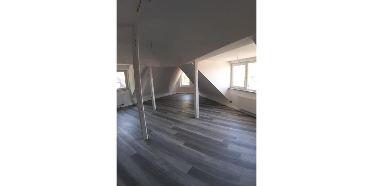Dachgeschoßwohnung Oberhausen Osterfeld - 4 Zimmer, 85 m&sup2;, 815&euro; | Angebot:27596722