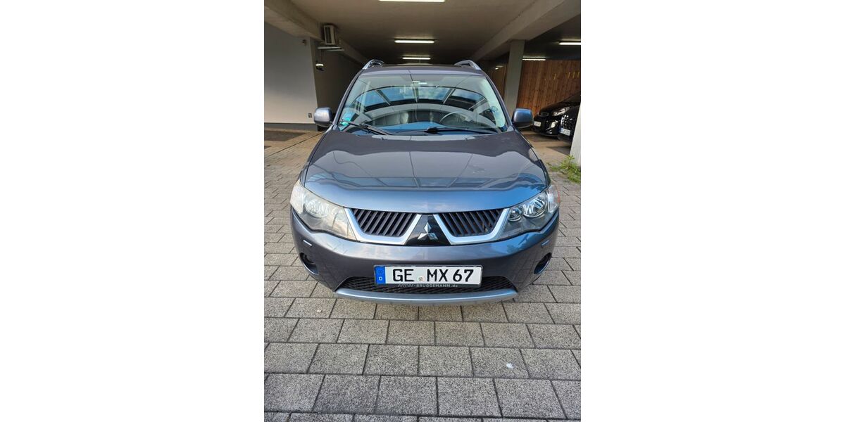 Mitsubishi Outlander 303.000 km 4.950 &euro; Gelsenkirchen 45899