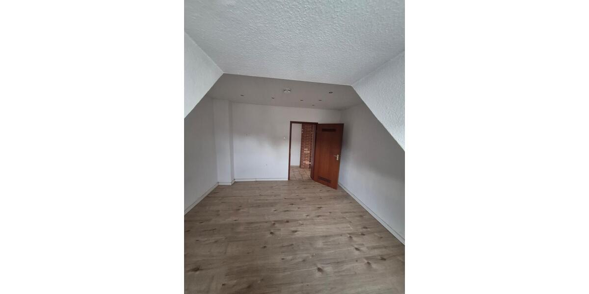 Dachgeschoßwohnung Bochum Bochum-Mitte - 2.5 Zimmer, 50 m&sup2;, 420&euro; | Angebot:27581550
