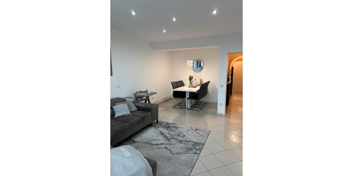 Etagenwohnung Essen Stadtbezirk VI - 3 Zimmer, 70 m&sup2;, 120.000&euro; | Angebot:26959476