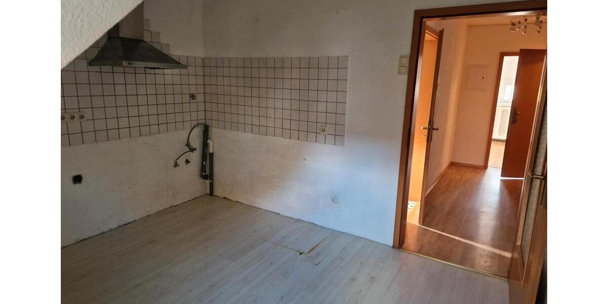 Dachgeschoßwohnung Gelsenkirchen Ückendorf - 3 Zimmer, 71 m&sup2;, 500&euro; | Angebot:27584969