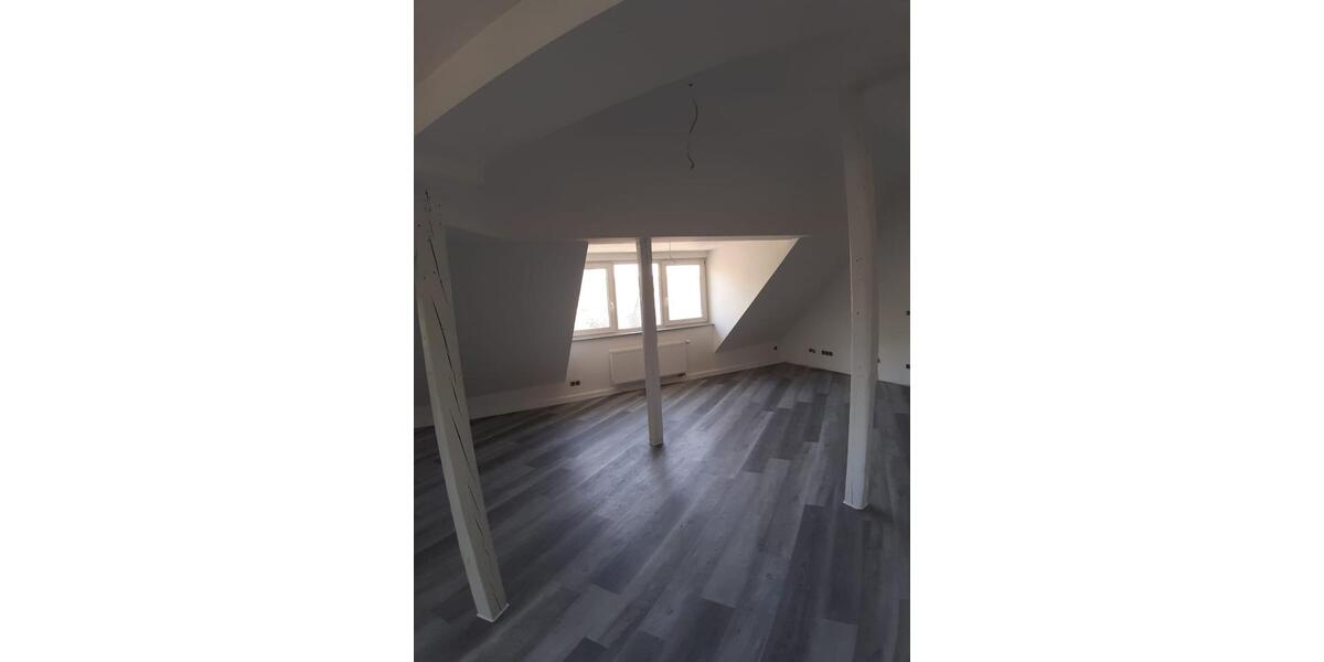 Dachgeschoßwohnung Oberhausen Osterfeld - 4 Zimmer, 85 m&sup2;, 815&euro; | Angebot:27596722