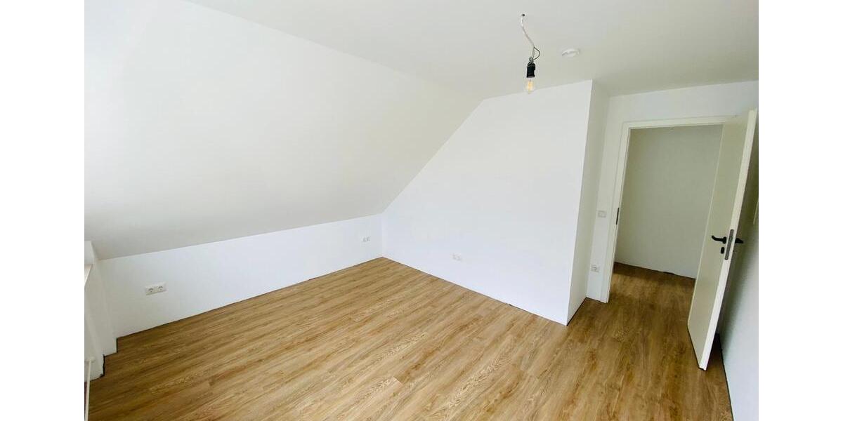 Dachgeschoßwohnung Dortmund Eving - 4 Zimmer, 115 m&sup2;, 1.100&euro; | Angebot:27580153
