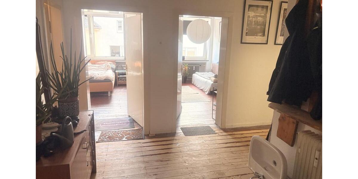 Etagenwohnung Bochum - 4 Zimmer, 130 m&sup2;, 1.100&euro; | Angebot:27594072