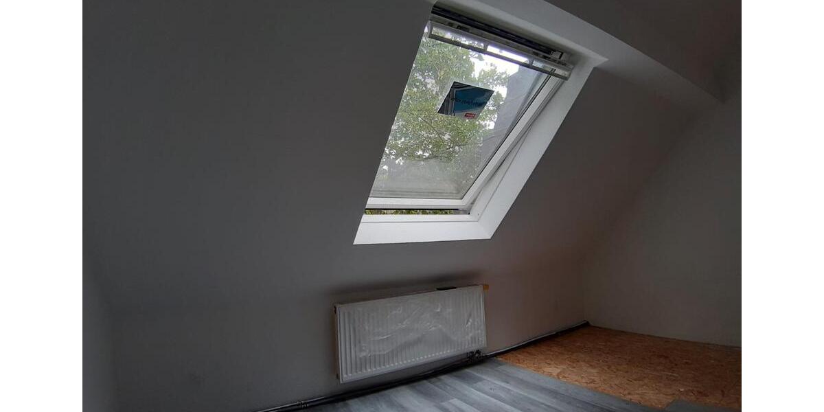 Dachgeschoßwohnung Oberhausen Osterfeld - 4 Zimmer, 85 m&sup2;, 815&euro; | Angebot:27596722