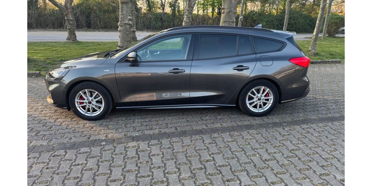 Ford Focus 63.000 km 17.200 &euro; Oberhausen 46119