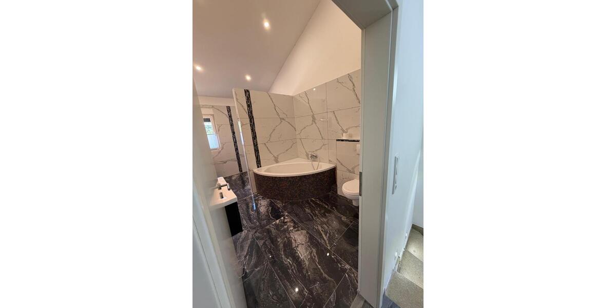Doppelhaushälfte Essen Stadtbezirk V - 4.5 Zimmer, 150 m&sup2;, 2.800&euro; | Angebot:27615851