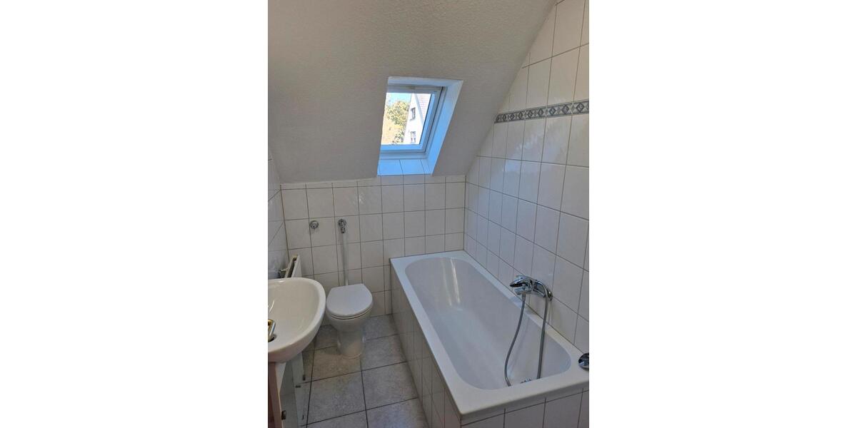 Dachgeschoßwohnung Bochum Bochum-Mitte - 2.5 Zimmer, 50 m&sup2;, 420&euro; | Angebot:27581550
