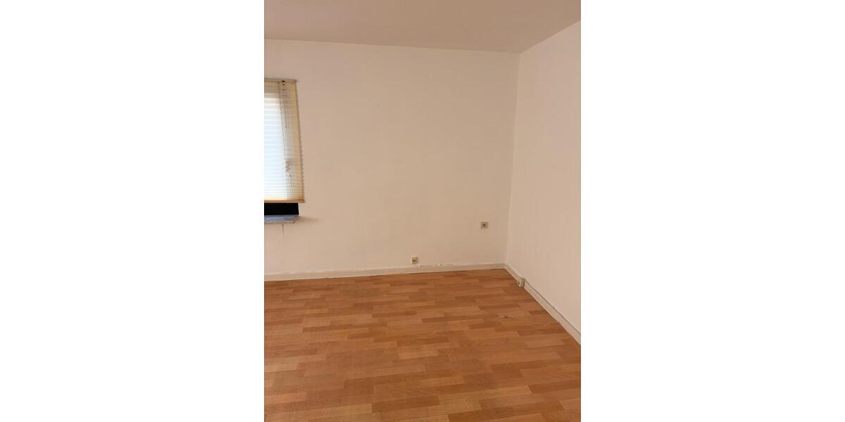 Dachgeschoßwohnung Oberhausen Biefang - 3.5 Zimmer, 72 m&sup2;, 860&euro; | Angebot:26336385