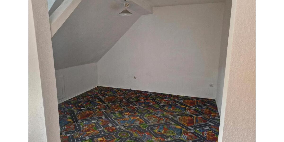 Dachgeschoßwohnung Gelsenkirchen Ückendorf - 3 Zimmer, 71 m&sup2;, 500&euro; | Angebot:27584969